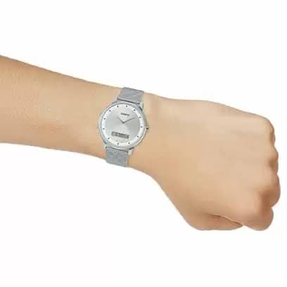 B200M Reloj Casio Hombre Correa Malla de Acero Plateado - Detalle de esfera
