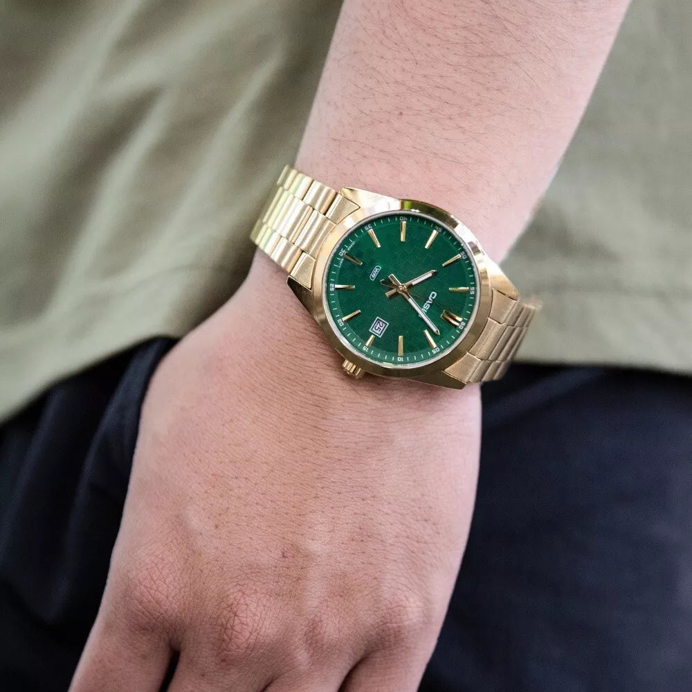 VD03G Reloj Casio Hombre Acero Dorado Esfera Verde - Vista lateral