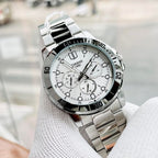 VD300D Reloj Casio Hombre Correa de Acero Esfera Plateada - Vista lateral