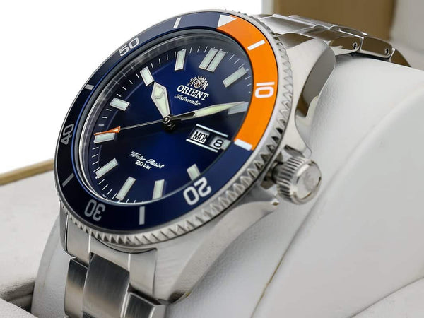 RA-AA0913L19B Reloj Orient Kamasu Hombre Acero Azul Naranja - Vista lateral