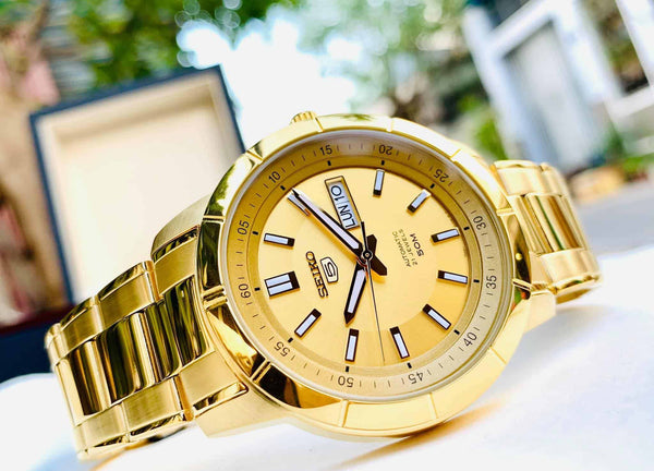 5-SNKN62K1 Reloj Seiko Serie 5 Hombre Acero Dorado - Vista lateral