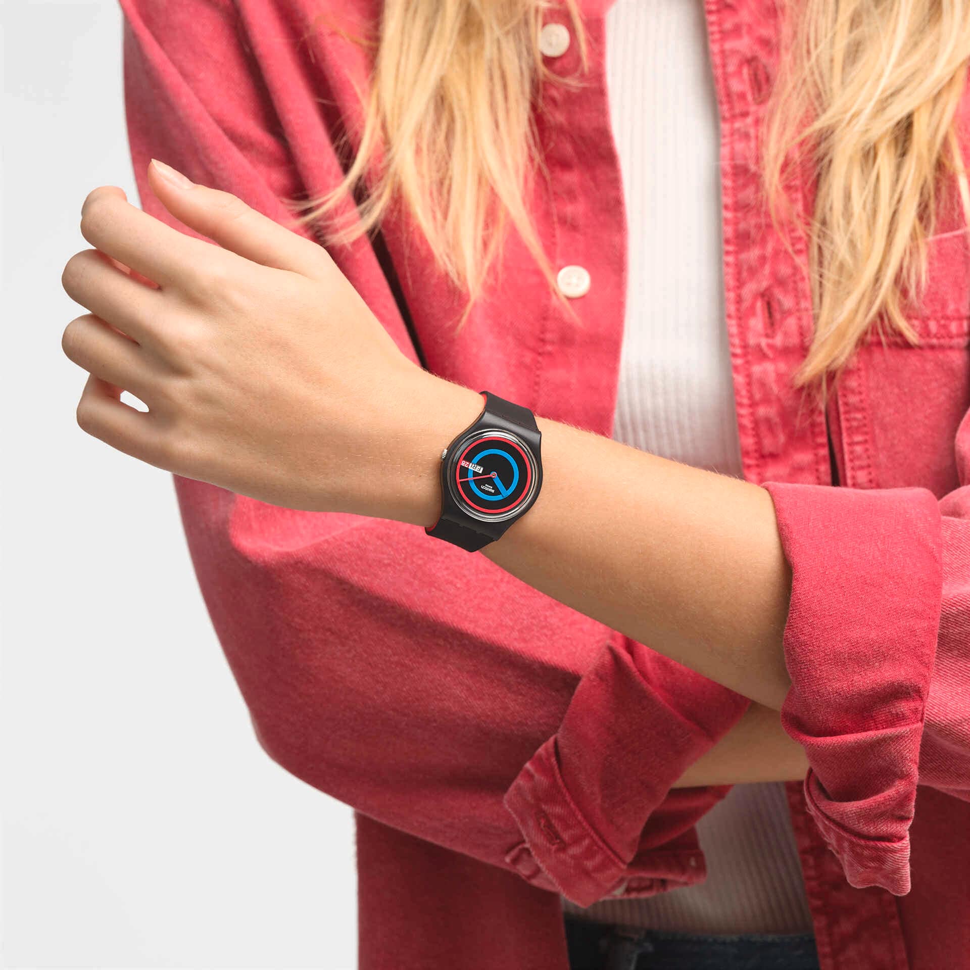 SO28B706 Reloj Swatch Circling Black Unisex pulsera de resina