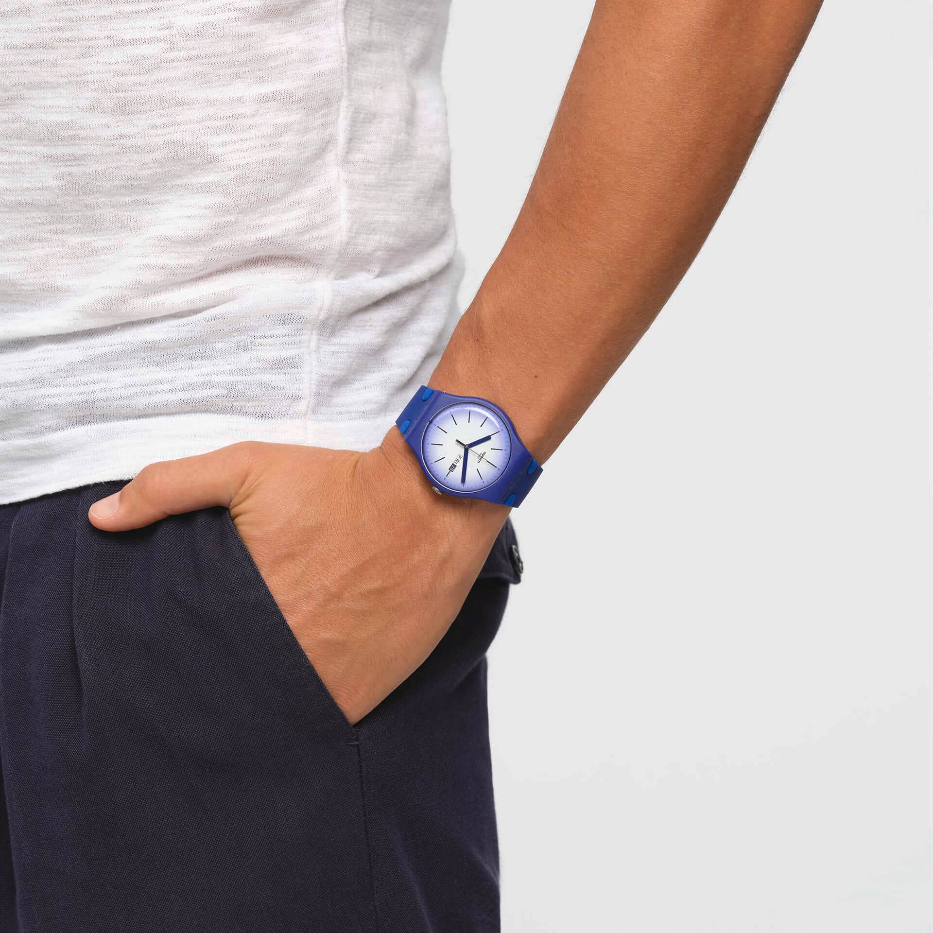 SUON716 Reloj Swatch Violet Verbena de caballero banda de resina - Resina Azul