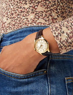 SUR478P1 Reloj Seiko Essentials Mujer Caja Dorada Correa Cuero Marrón