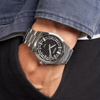 SUR505P1 Reloj Seiko Essentials Hombre Correa Acero Esfera Negra