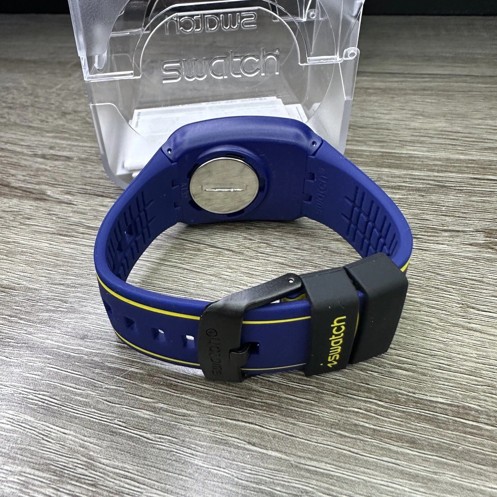 SURN106 Swatch Wee Hours Unisex pulsera de resina
