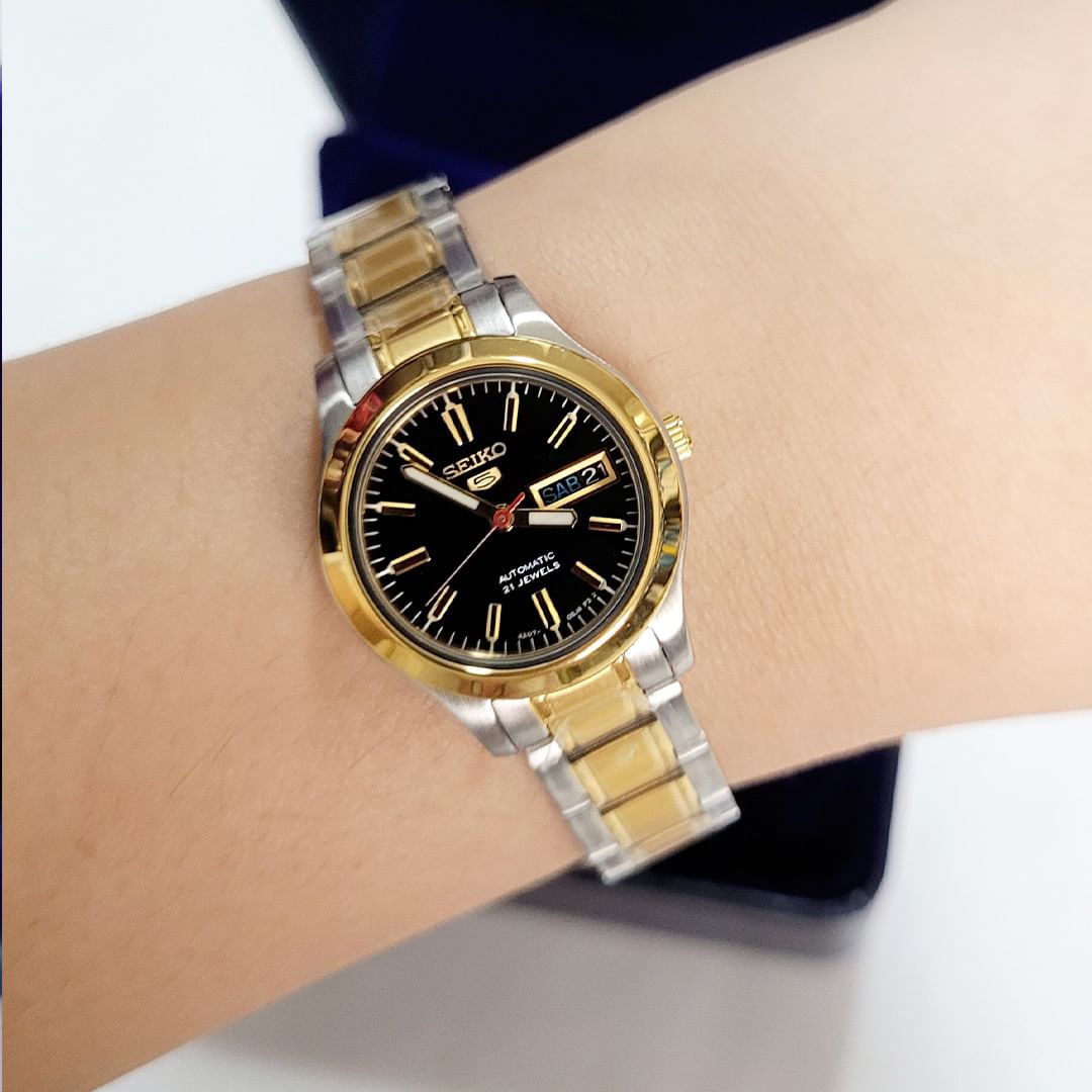 SYMD94K1 Reloj Seiko 5 Mujer Acero Bicolor Esfera Negra