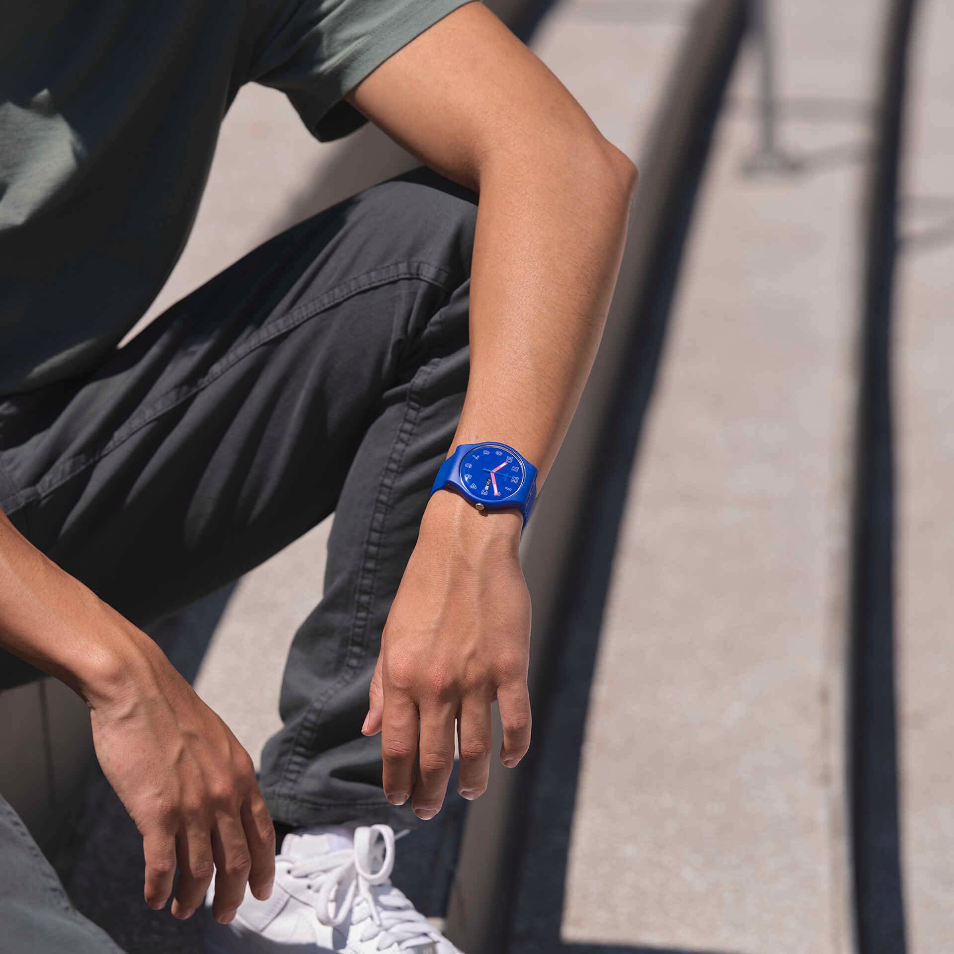 SO29N705 Reloj Swatch Cobalt Disco de hombre pulsera de resina - Resina Azul