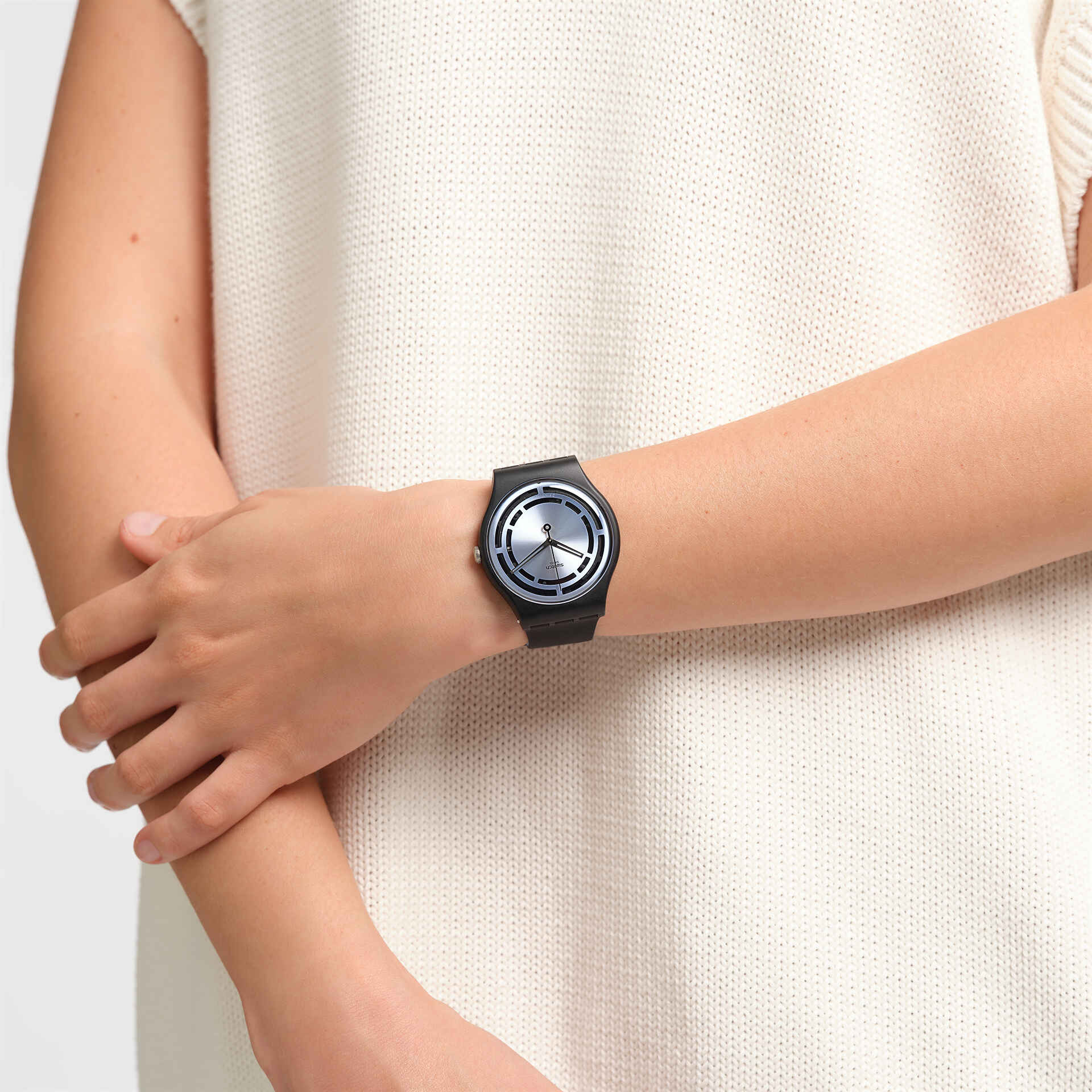 SO32B118 Reloj Swatch Circled Lines Unisex banda de resina