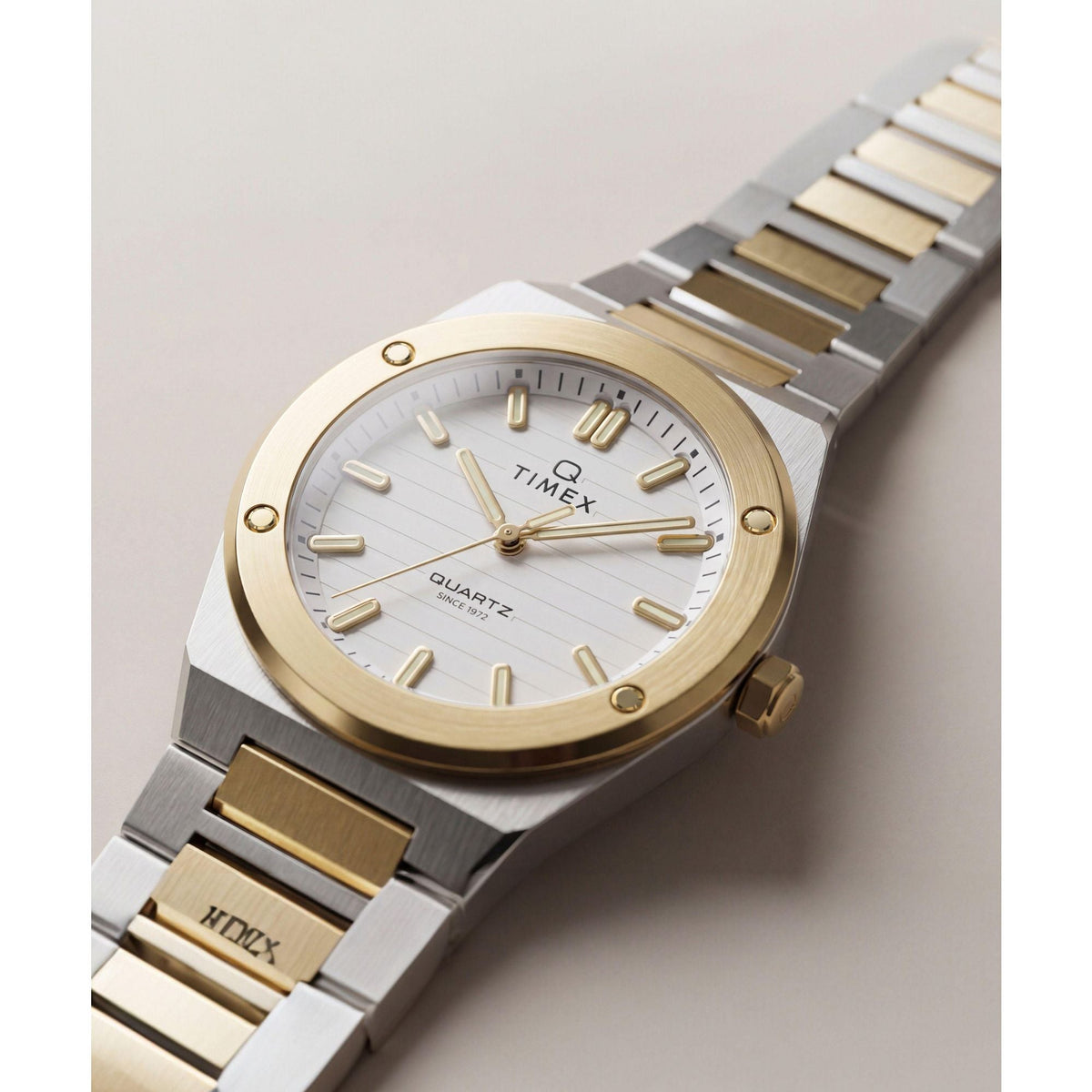 TW2Y81900 Reloj Timex Q Marbella de dama correa de metal - Acero Inoxidable Bicolor