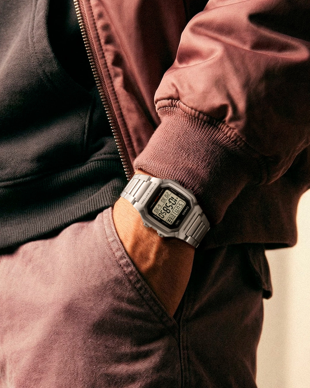 W-800HD-1AV Reloj Casio de hombre correa de metal plateado batería de 10 años