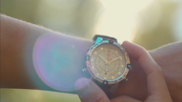 TW2V22200 Reloj Timex Expedition Marea de hombre correa de resina · video oficial (timex.com)
