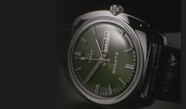 TW2W44700 Reloj Timex Q Timex de hombre correa de piel negra · video oficial (timex.com)