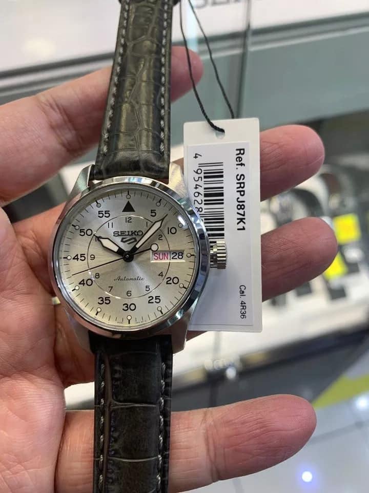 SRPJ87K1 Reloj Seiko Serie 5 Hombre Cuero Negro Esfera